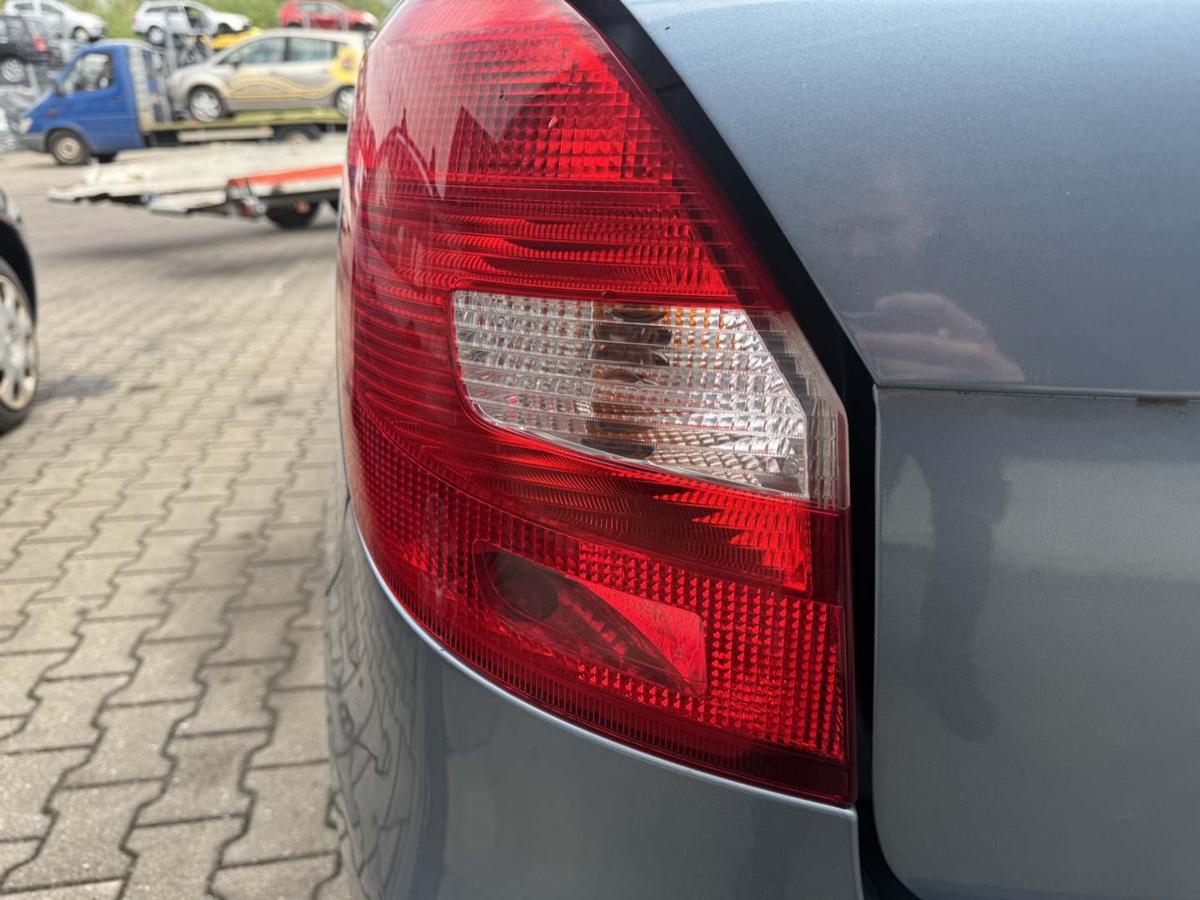 Skoda Fabia 2 5J original R&uuml;cklicht R&uuml;ckleuchte Schlussleuchte links Bj.2009